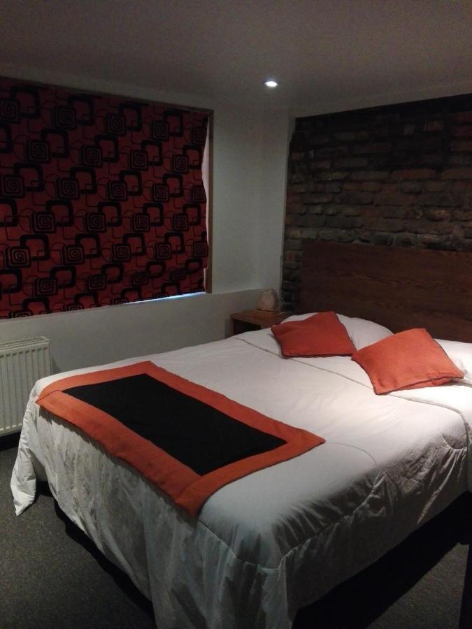 Almer Hostal Punta Arenas Extérieur photo