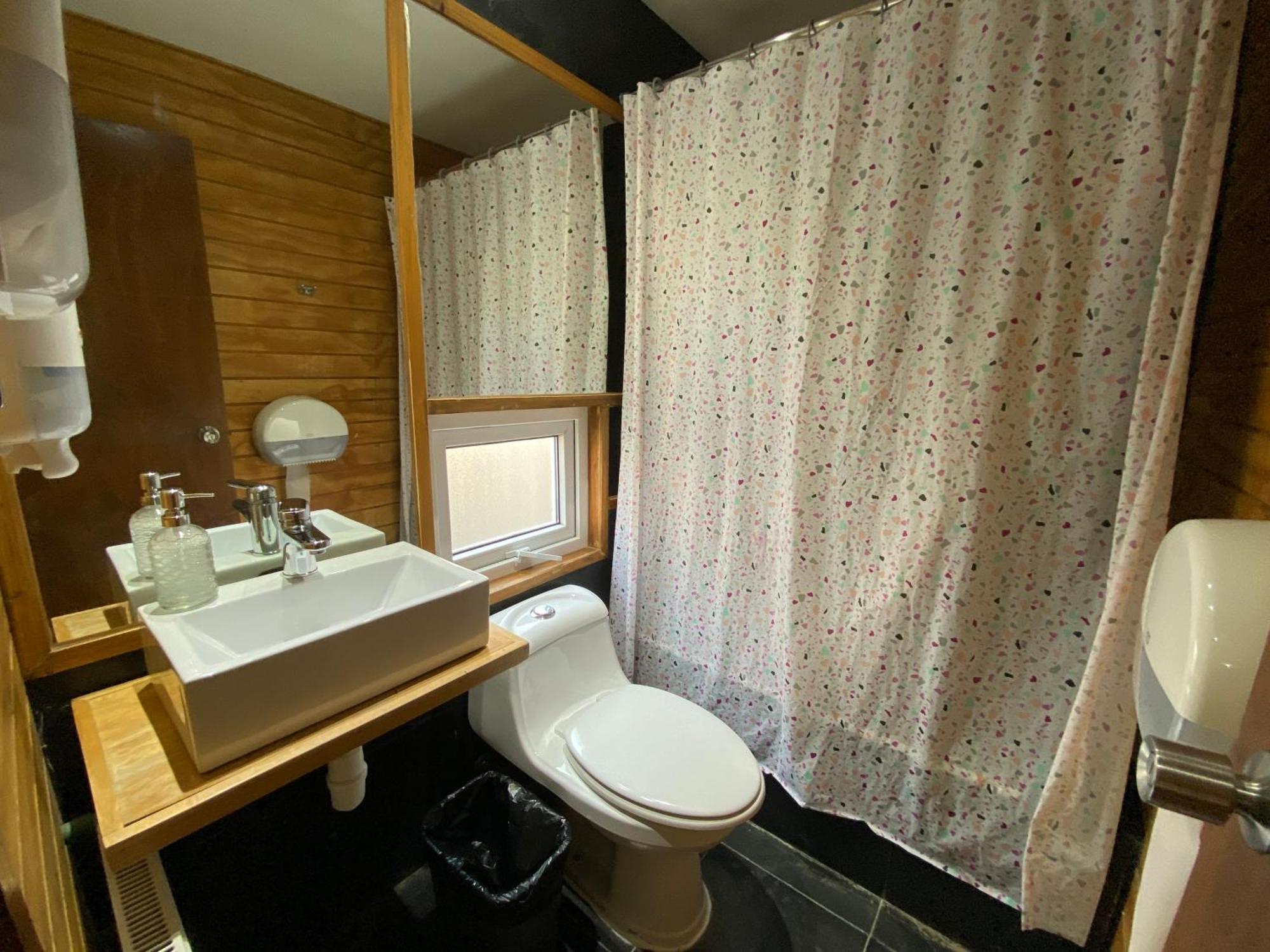 Almer Hostal Punta Arenas Extérieur photo